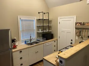 The \"Loft at Sewanee\" is a tranquil apartment near the University of the South. - Image 5