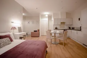 HEREFORD CITY CENTRE – Apartment 7: Stylish Studio in City Centre, Sleeps 2 - Image 3