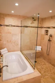 Key West Beachfront Luxury 2/2 Condo A212 - Image 4