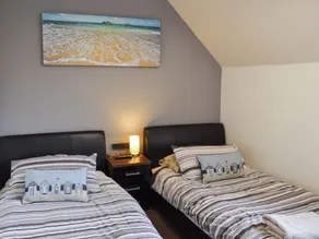 The Bay - Sandy Bay Cottage - Image 4