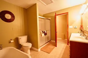 Private Mohican Riverfront 4 Schlafzimmer Gasheizung / Kamin / Central Air - Image 4