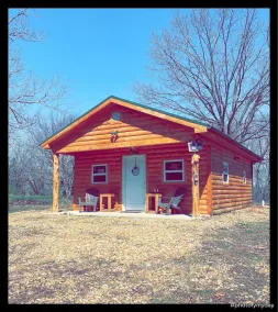 Peaceful and quiet cabin with keypad entry for convenient self check in. - Image 4