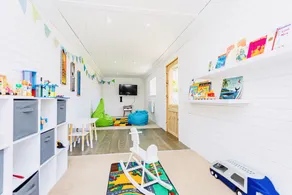 Sea salt Chalet- luxury sleeps 10 + playroom - Image 5