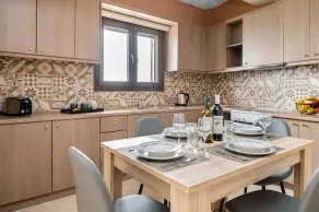 Lakis Residence - Image 5