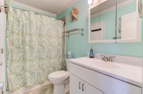 🌊 Lake 'N Sea: Ocean and Lake Views | Prime Location | 1 Min Walk to Beach 🌊 - Image 3