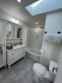 Beautiful Studio with Private entrance and Patio - Image 4