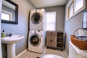 The Gathering House — Hot Tub | Arcade Attic | Fenced Yard | Sleeps 10 - Image 5