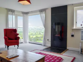 2 bedroom accommodation in Llanrhaeadr, near Denbigh - Image 2