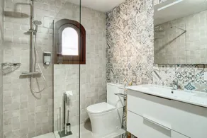 Holiday Apartment \"Charissa\" with Sea View, Shared Pool & Wi-Fi - Image 2