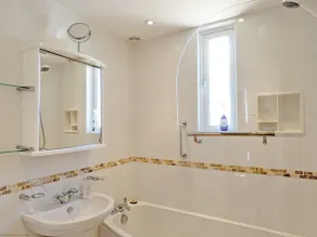 6 Avocet Quay -  a lodge/cabin that sleeps 4 guests  in 2 bedrooms - Image 2