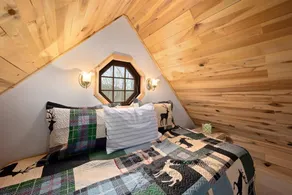 HOT TUB! Tiny Home Fire Pit! Pet Friendly on 5 Acres of Seclusion! - Image 3