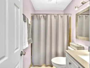 Heated salt water pool, patio, yard, laundry, kayaks, BBQ,hot tub,prime location - Image 3