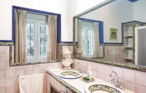 Stunning Home In El Garrobo - Image 4