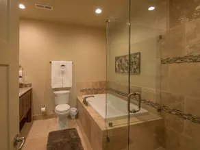 Luxusvilla am See mit 7 Schlafzimmern! Für bis zu 18 Personen und in der Nähe der Smokies! - Image 3