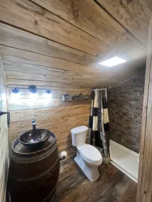 Rustic Tobacco Barn Cabin in the heart of Yadkin Valley Wine Country - Image 2