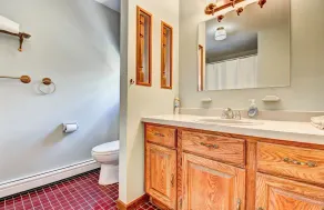 Lakefront Retreat Less Than One Hour From NYC! - Image 4