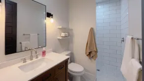 Private back house on large lot located in Gilbert! - Image 3