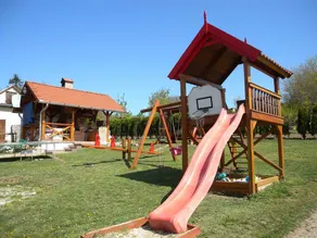 Holiday apartment with children's playground and pool - Image 2
