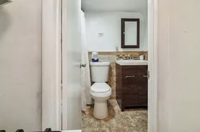 Modern, 1BR APT With Parking , 25 min to MET LIFE , 30 min to NYC - Image 3