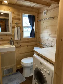 Relaxing Lakefront Farm Tiny Home - Image 3