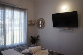 Palm Breeze - 4 bedroom - Walk to the Ocean - Image 4