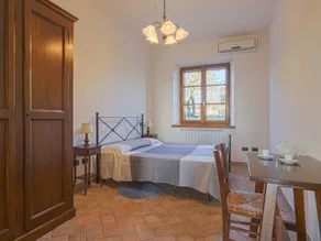 Nice apartment in villa with pool, WIFI, A/C, TV, patio, pets allowed and panoramic view - Image 3