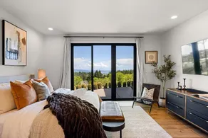Escape to Wine Country Luxurious Getaway Awaits - Image 5