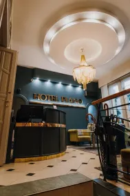 Hotel Piano - Image 5
