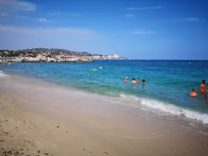 Apartment 100m beach-pool-sleeps 6 - Image 3