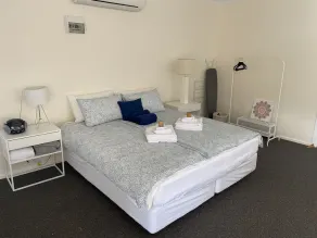 Studio apartment in the heart of town - Image 3