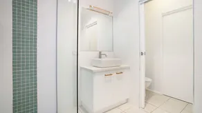 Offering breathtaking views of South Beach - Image 2