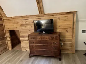 Cozy, Comfy Cabin minutes from Cave Run Lake, I-64, App Harvest, and Morehead.  - Image 2