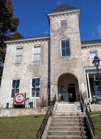 The Lodge at Old City Hall - Image 5