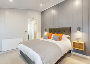 2 bedroom accommodation in Haddon - Image 4
