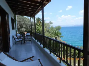 Beautiful Villa by the sea literally steps away from the beach! - Image 4