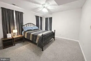 Spacious 6Bed Woodland Retreat with Movie Room & Deck - Image 3