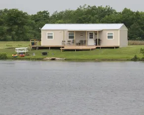 Luxury Wolf Lodge - 2 bedroom - Lakefront. - Image 3