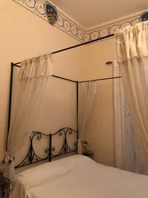 Apartment in a castle, park and pool included. - Image 3