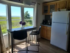 Bayfront cottage offers amazing views of the water and Assateague Island - Image 5