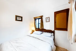 Affordable Suite on Gated Property with Rooftop Deck, WiFi, AC, and Shared Pool - Image 5