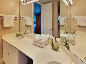 Regency Isle by Meyer Vacation Rentals - Image 2