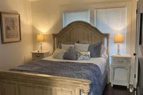 Tyler's Texas Rose, a beautiful 2BR/1BA house with back yard - Image 5