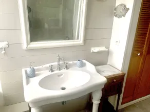 Grande casa di charme proprietario con giardino, vicino alla città, il porto e la spiaggia - Image 2
