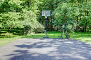 HOT TUB w/ POOL,  STREAM on 7 Acres, JUST 2 MINUTES FROM TOWN - Image 2