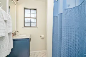 Quaint City of Justin STEPS away- 5 Min to raceway. Just remodeled  Dog friendly - Image 2