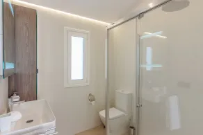 Bungalow en face de la mer avec deux chambres à coucher à Tenerife - Image 4