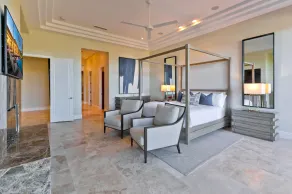 Stunning Contemporary Estate on PGA West w/spectacular lake views, Pool & Spa - Image 4