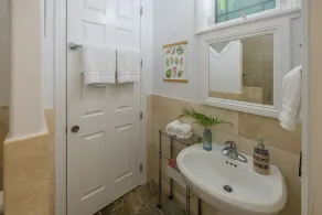Steps from Kailua Beach, heated pool, gazebo, AC,  NO CLEANING FEE! - Image 5