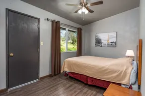 NEWLY RENOVATED 2bedroom in heart of Oakhurst - Image 5