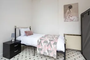 Hurley House, 4 bedroom house near Manchester Airport - Image 3